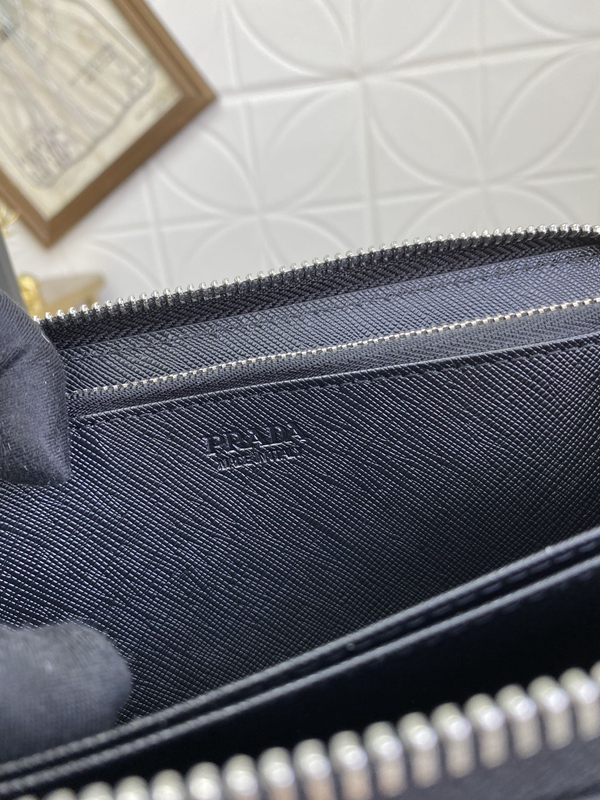 プラダ財布コピー全体デザイン